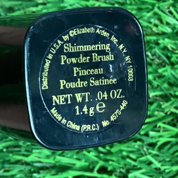 Elizabeth Arden Shimmering Powder Brush Gold - Picture 4 of 9